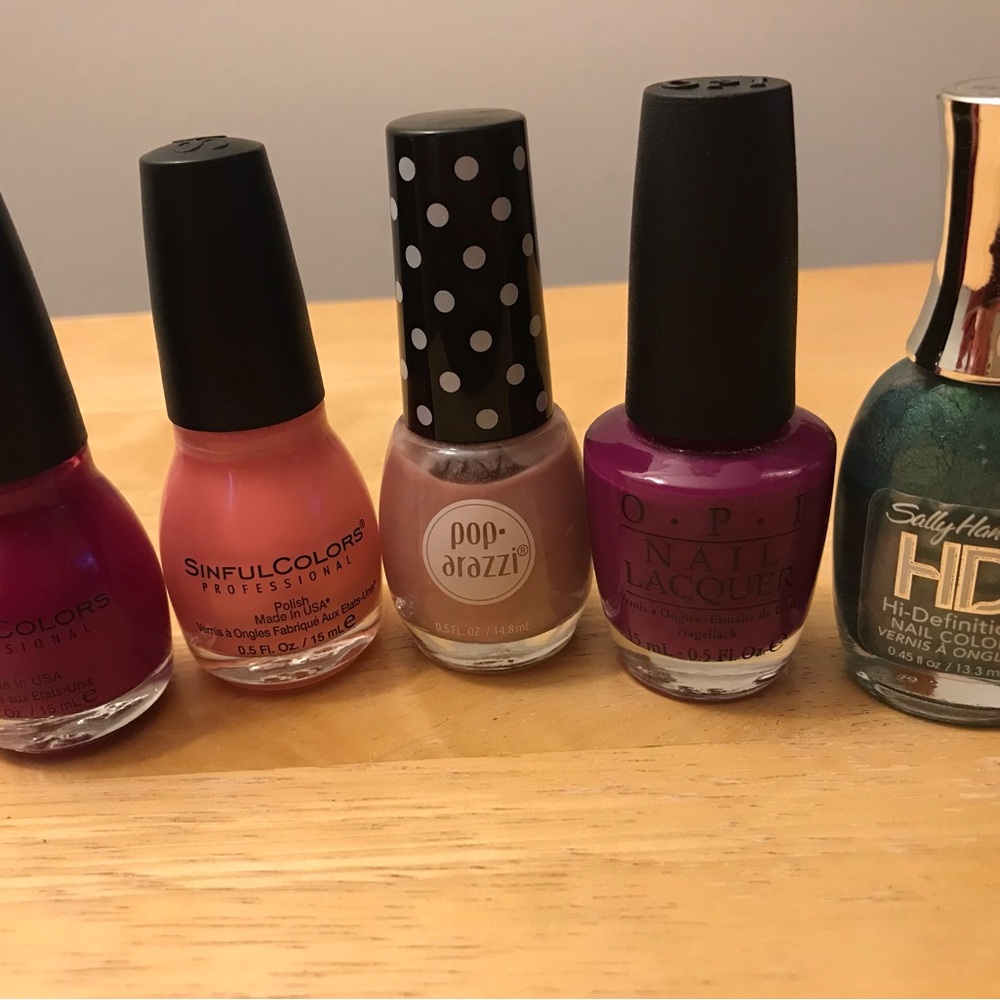 Assorted nail polish 💅